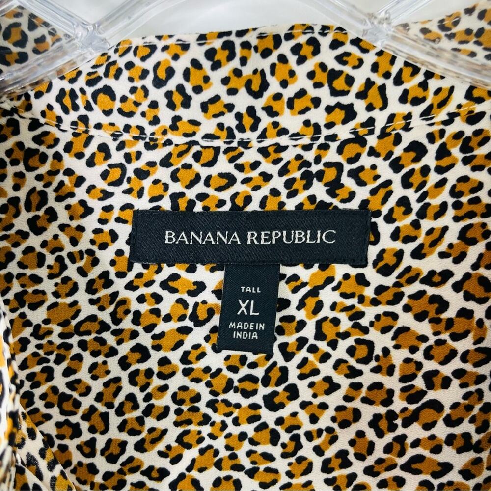 Banana Republic tan black animal print tie cinch button front top XL - Picture 5 of 8